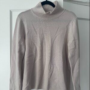 Barrow & Grove Ivory Turtleneck